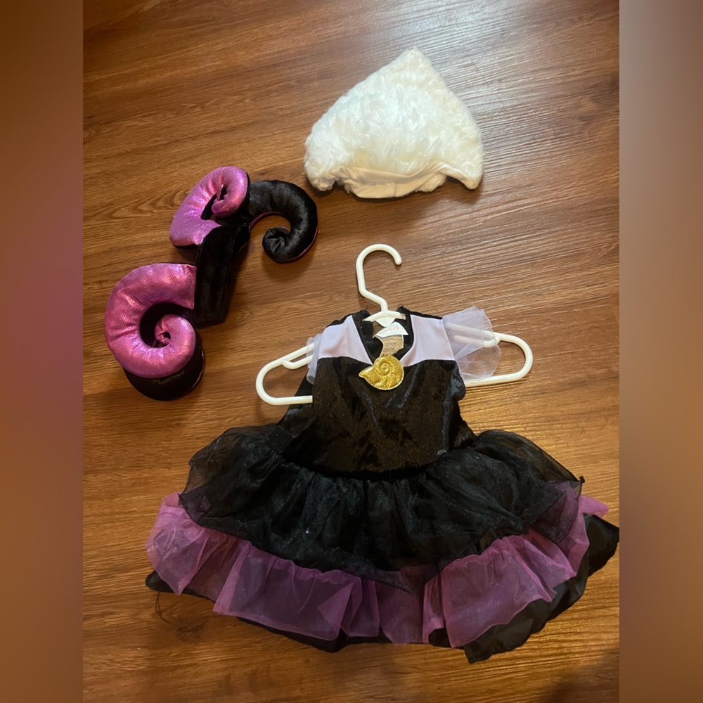 Ursula costume